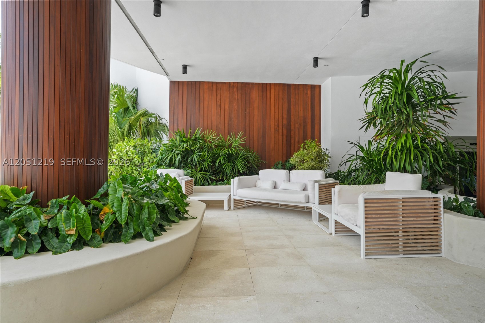 image Akoya14