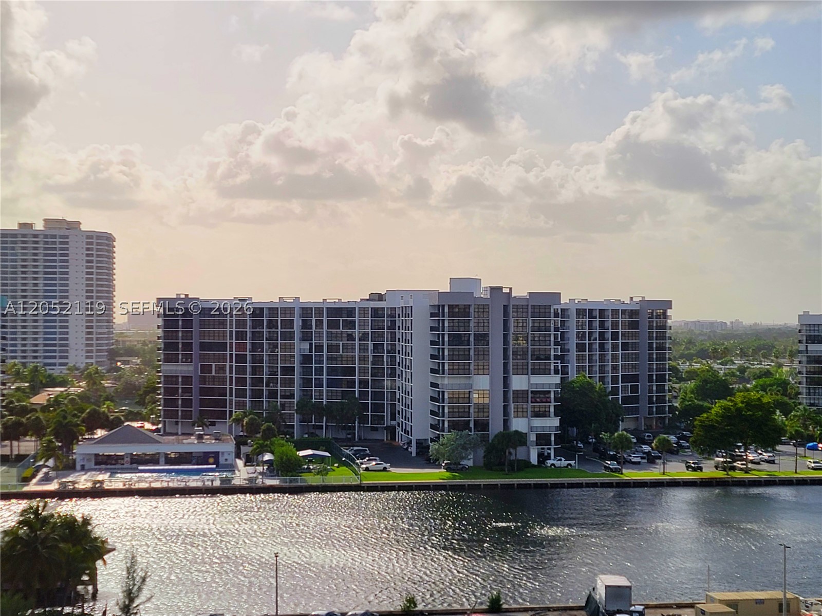 3505 S Ocean Dr #901