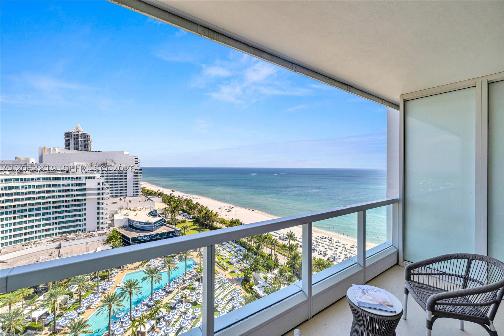 4391 Collins Ave #1706