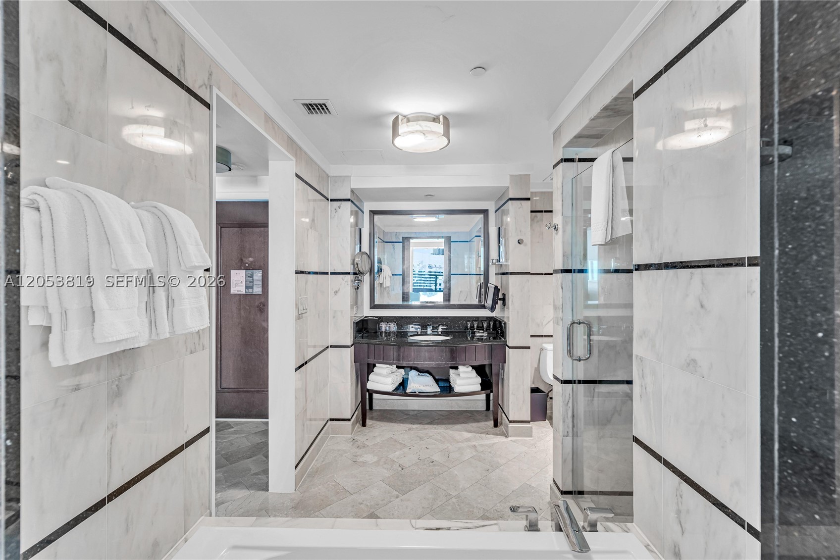 4391 Collins Ave #1706 Miami Beach, FL 33140