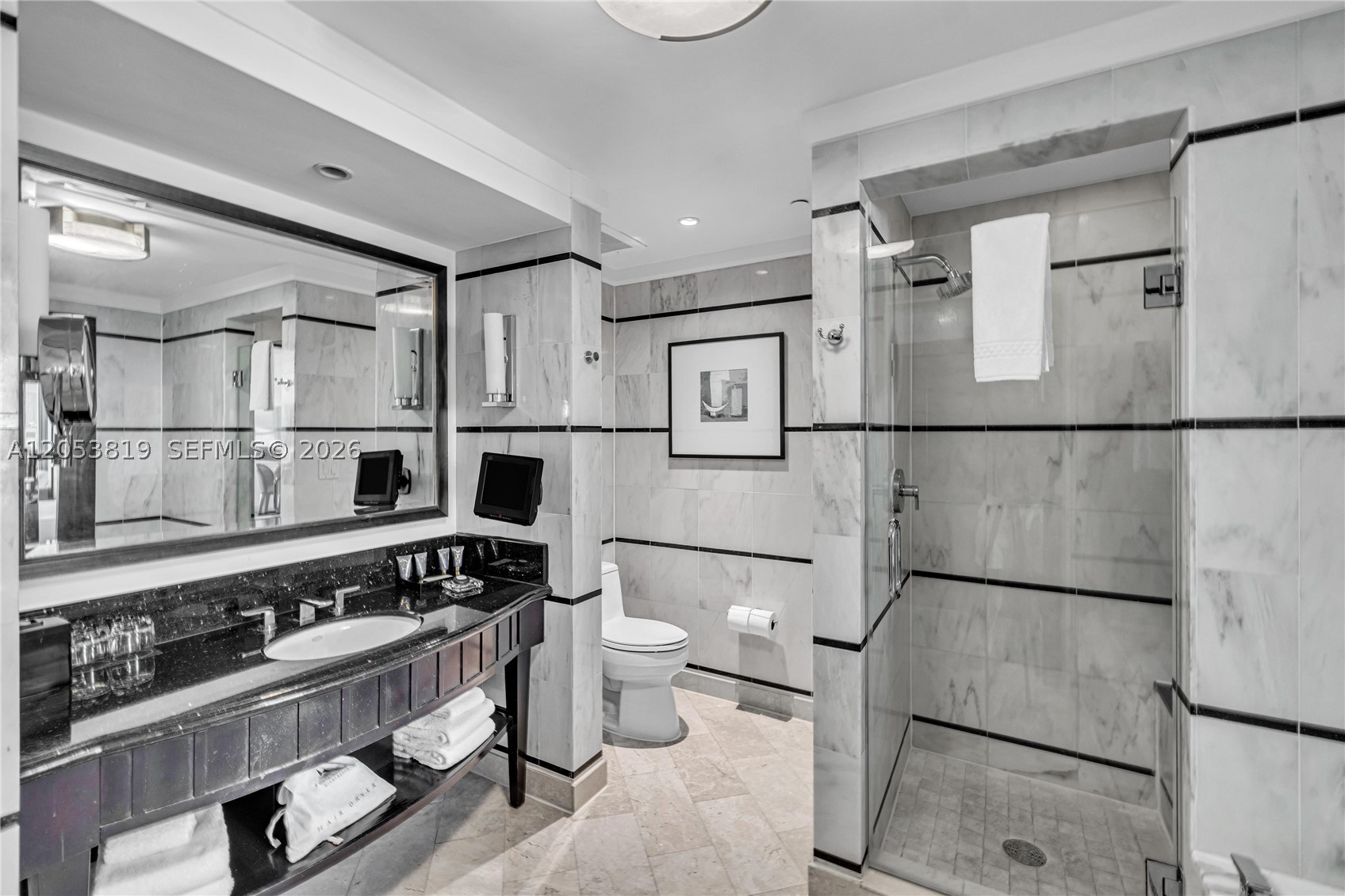 4391 Collins Ave #1706 Miami Beach, FL 33140