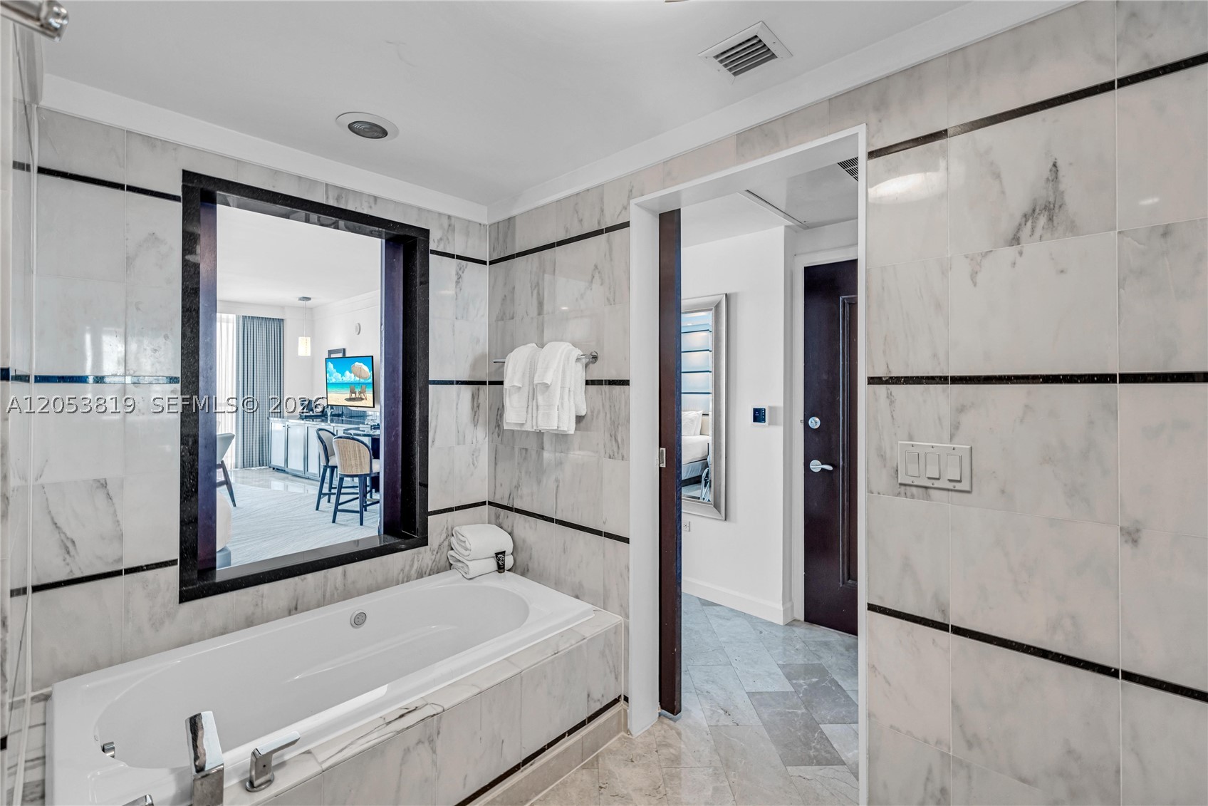 4391 Collins Ave #1706 Miami Beach, FL 33140