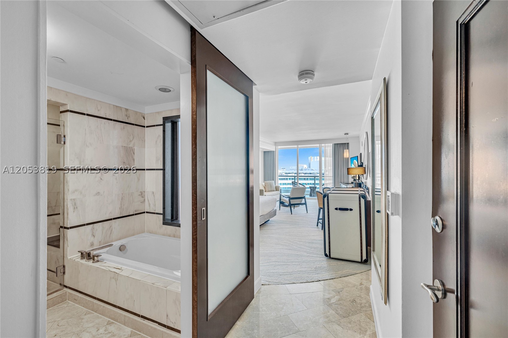 4391 Collins Ave #1706 Miami Beach, FL 33140