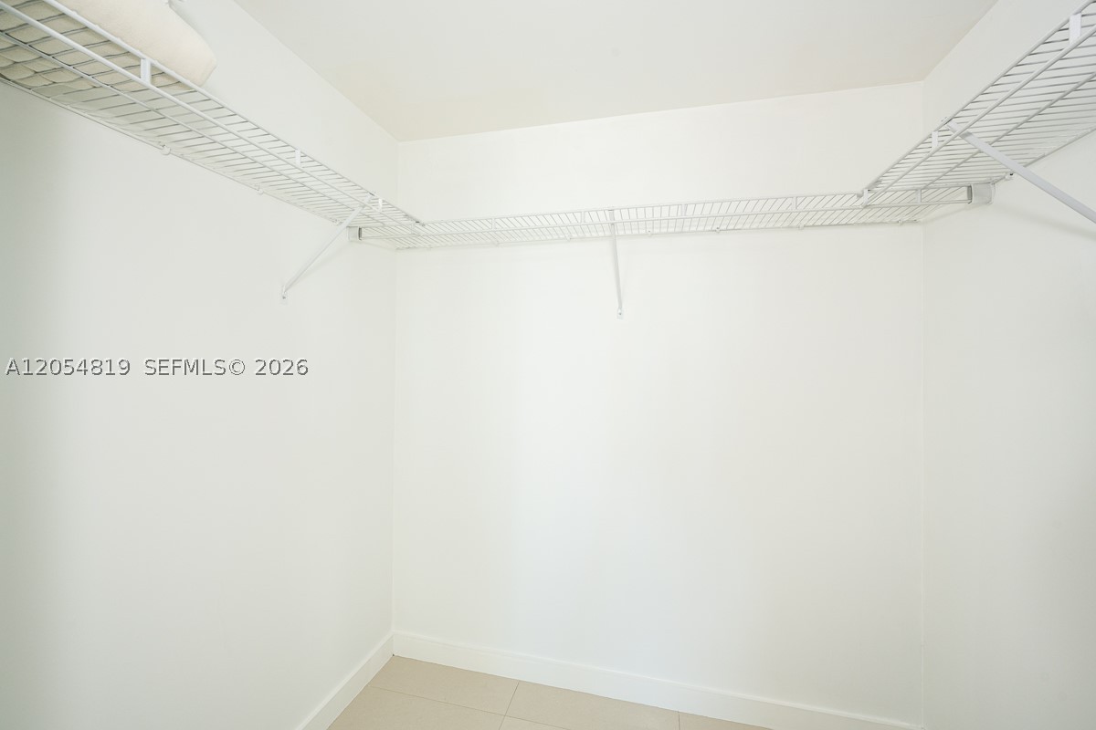 image 500 Brickell West11