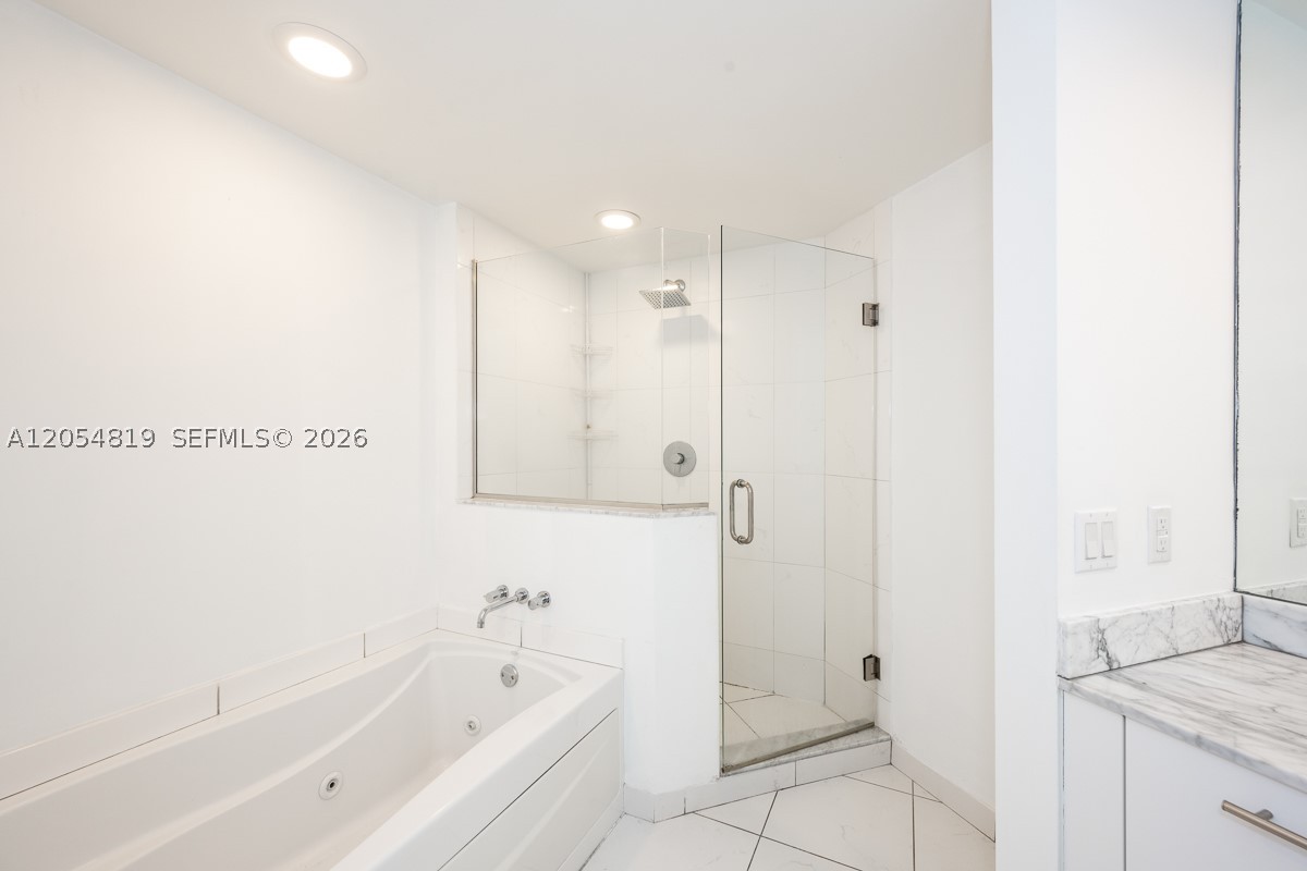 image 500 Brickell West12