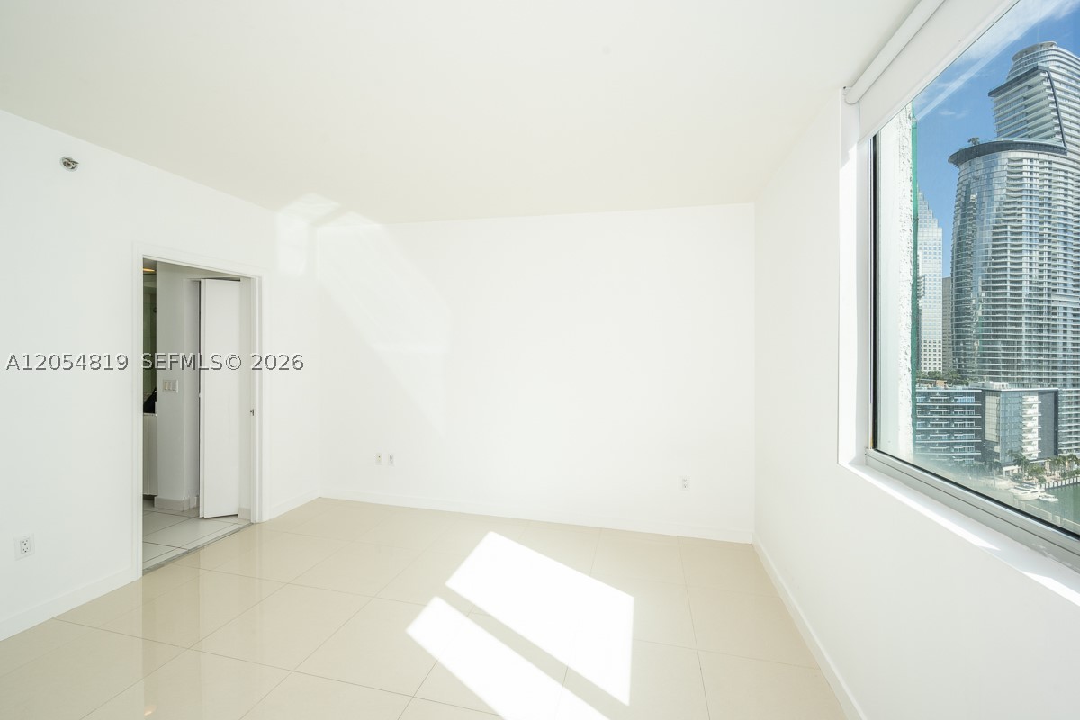 image 500 Brickell West15