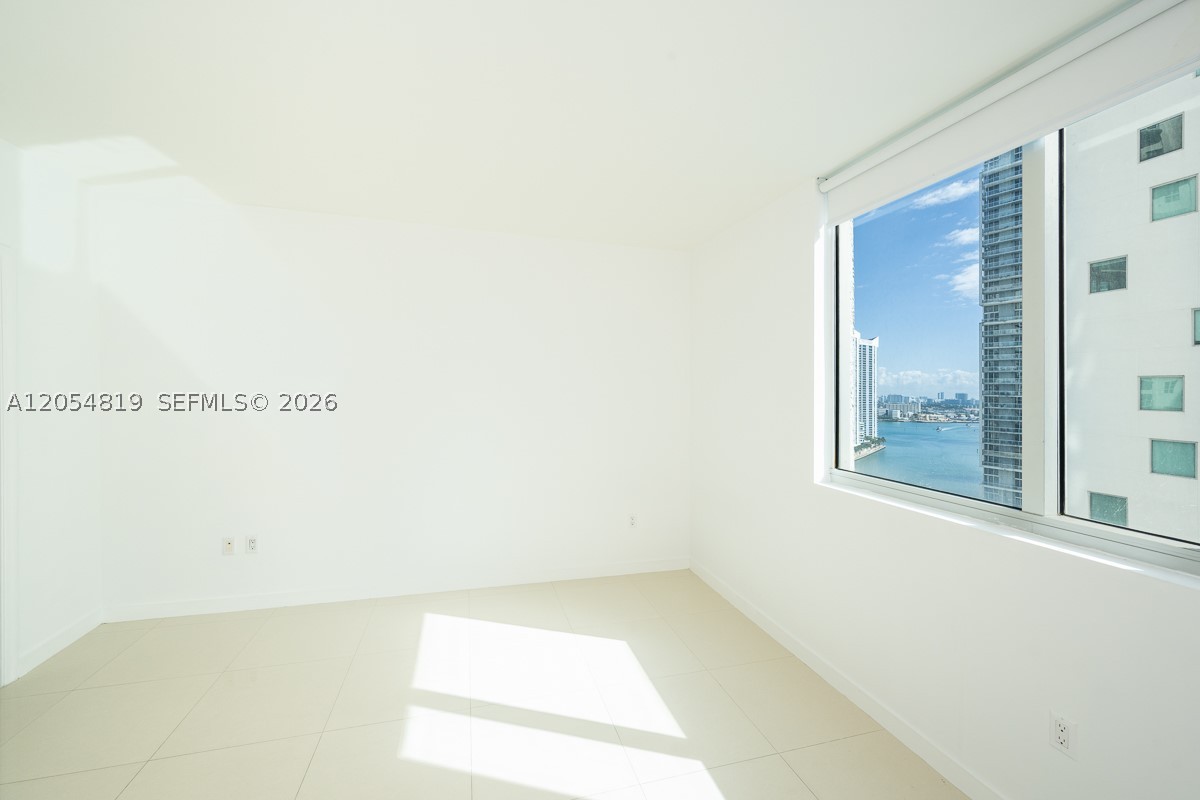 image 500 Brickell West16
