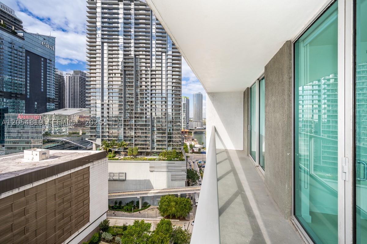 image 500 Brickell West22