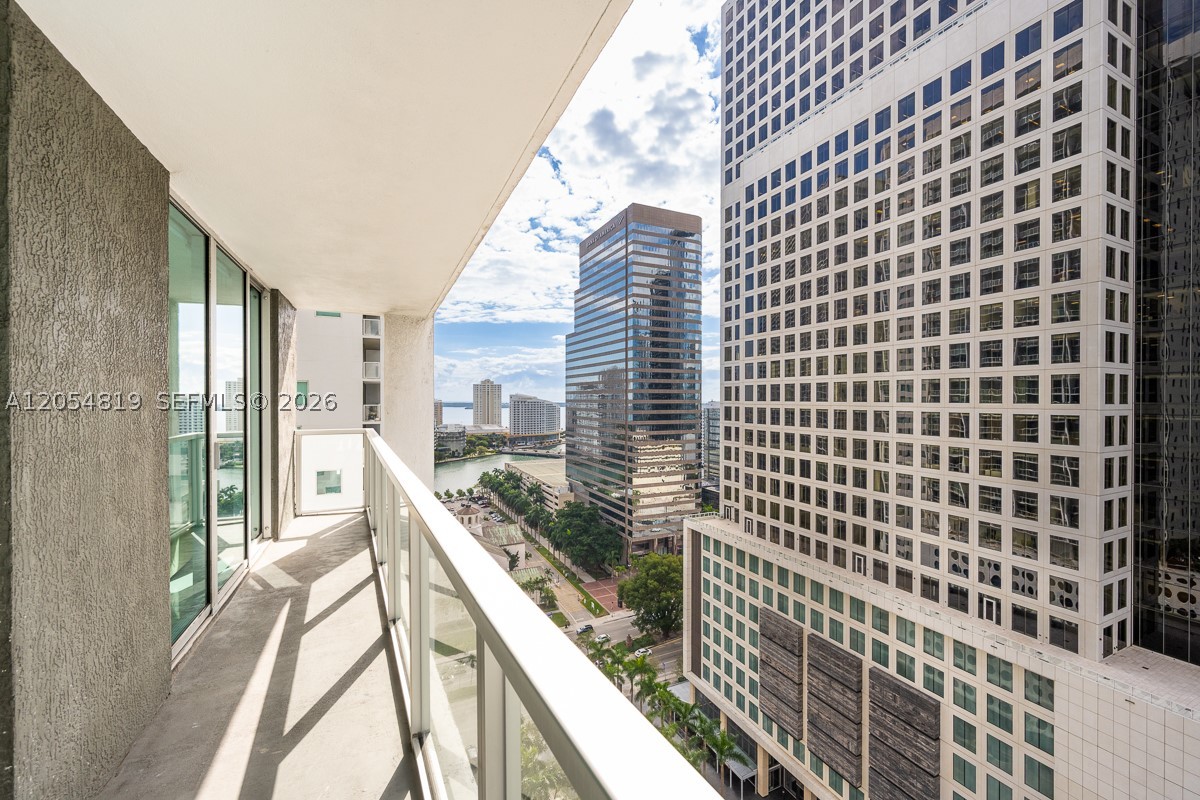 image 500 Brickell West25