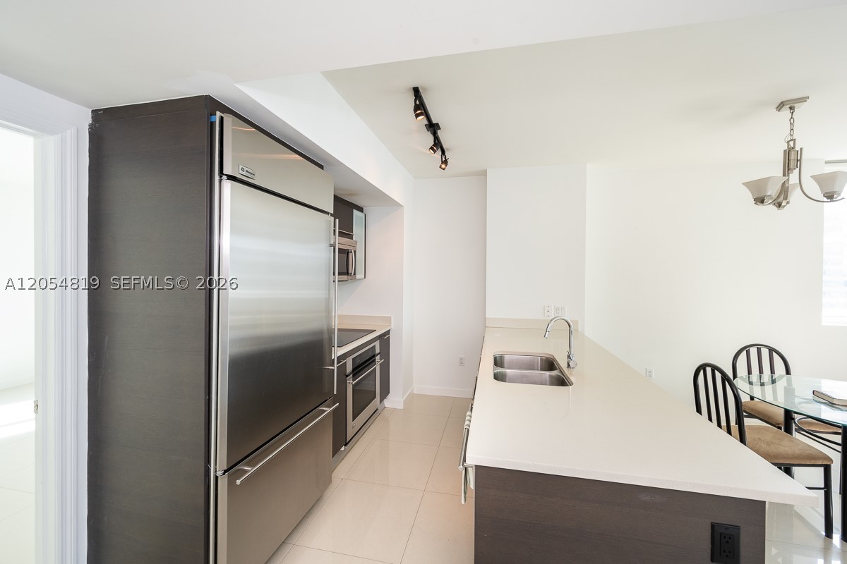 image 500 Brickell West6