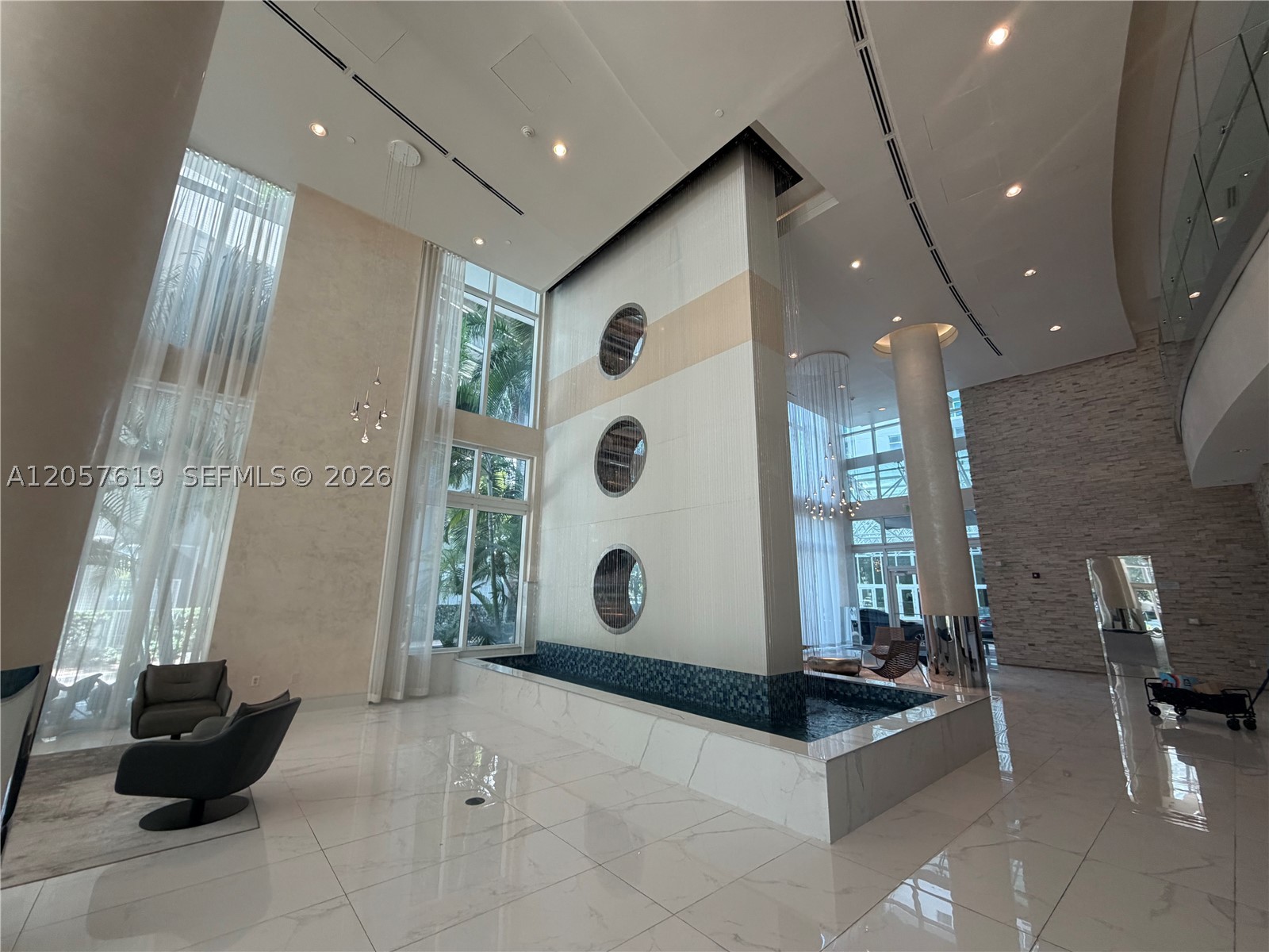 41 SE 5th St #404