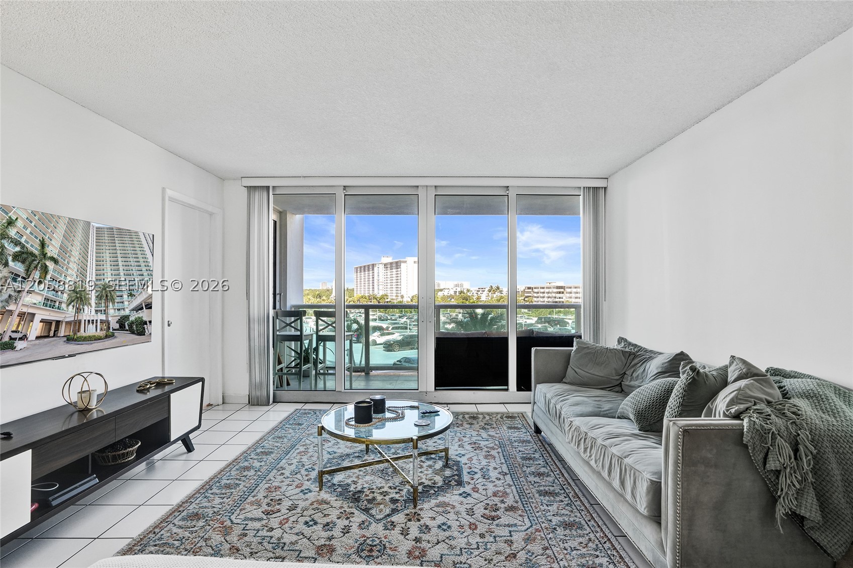 image Arlen House East12