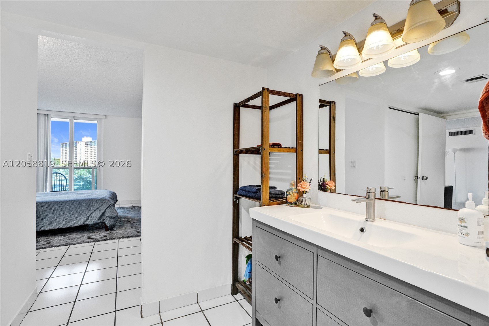 image Arlen House East15