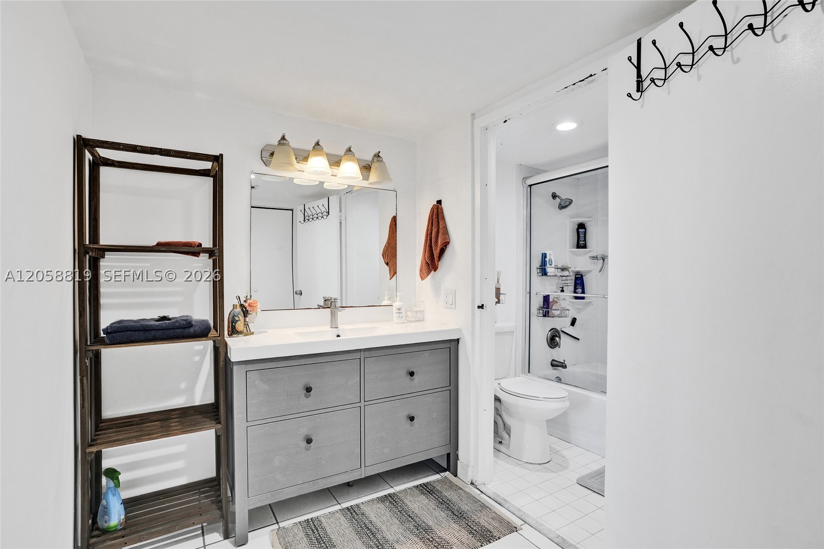 image Arlen House East16