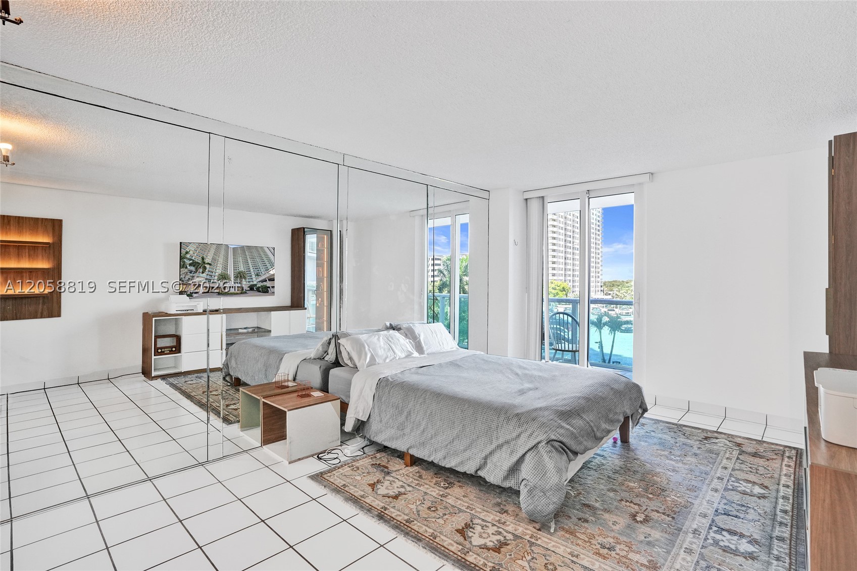 image Arlen House East22
