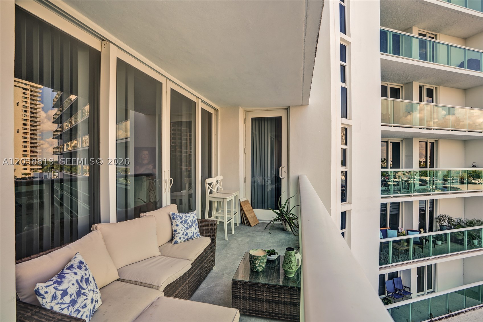 image Arlen House East32