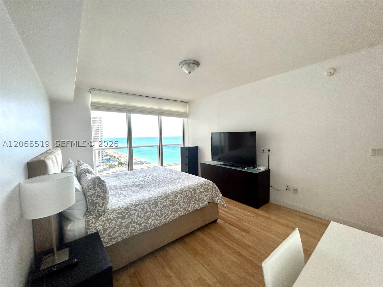 image Beach Club 241