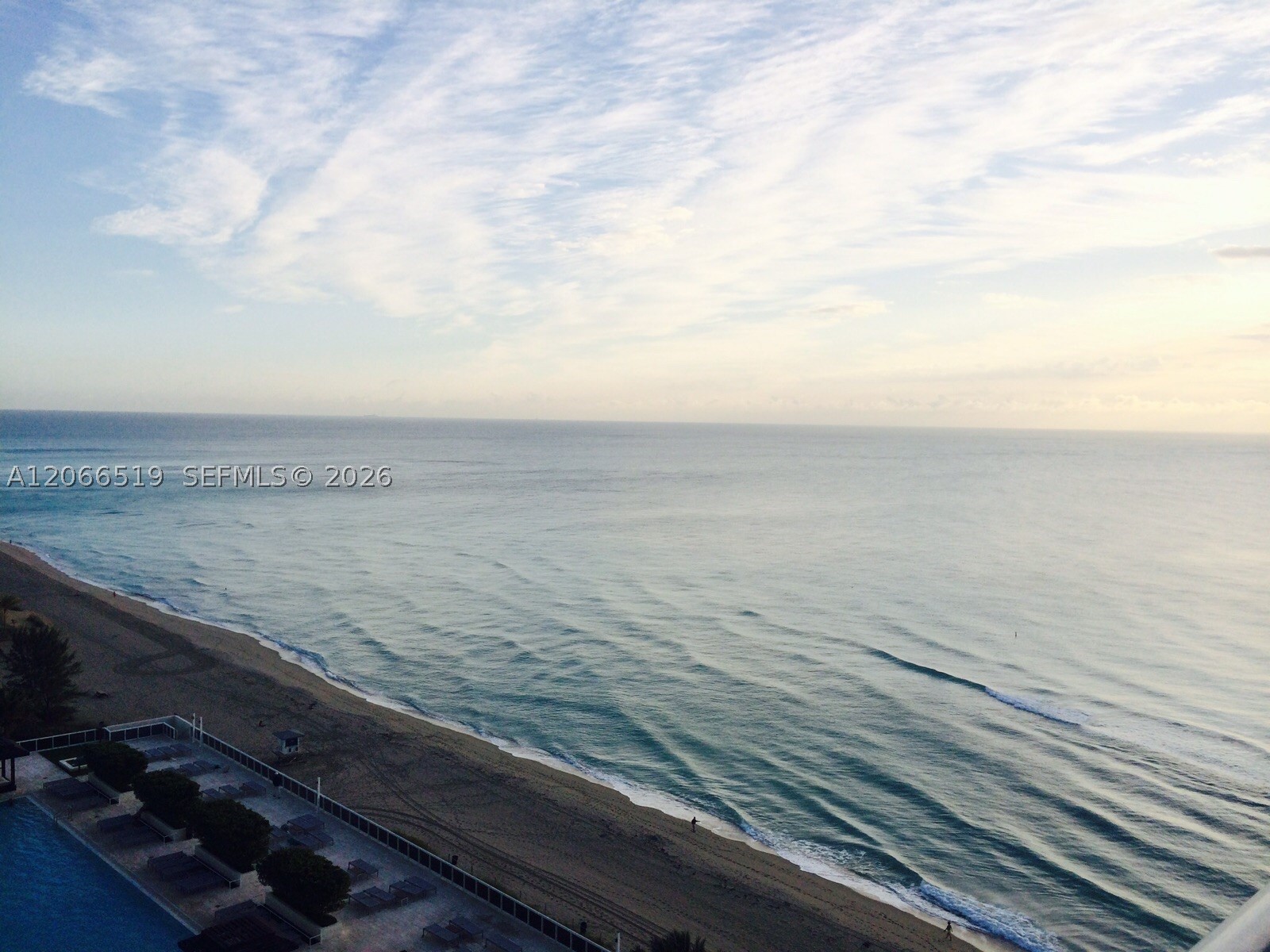 image Beach Club 245