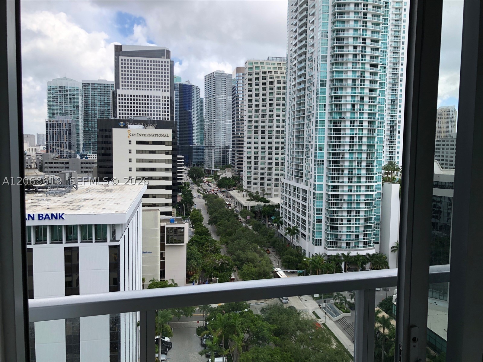 image 1060 Brickell - 10601