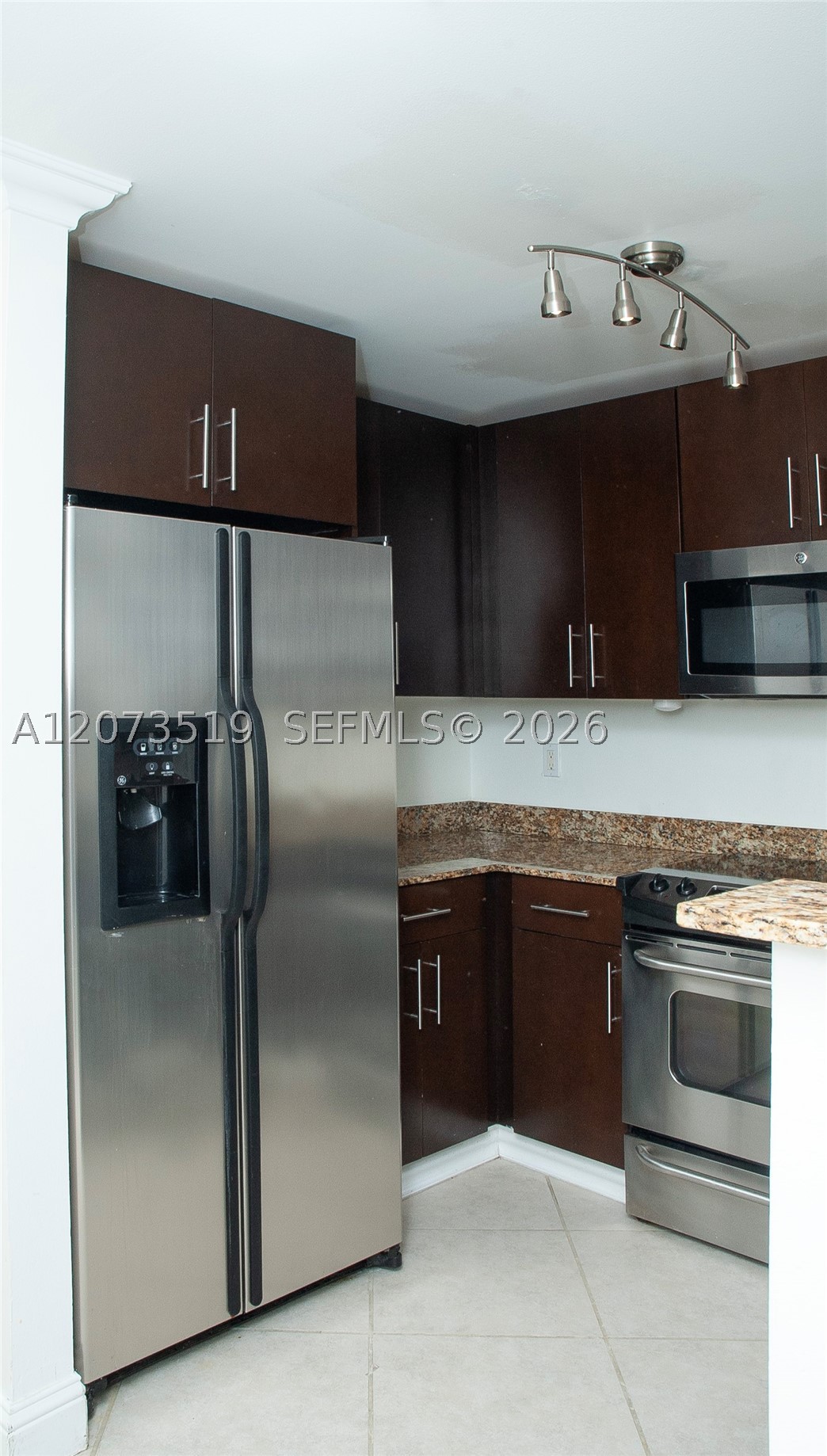 image Ten Aragon Condo4