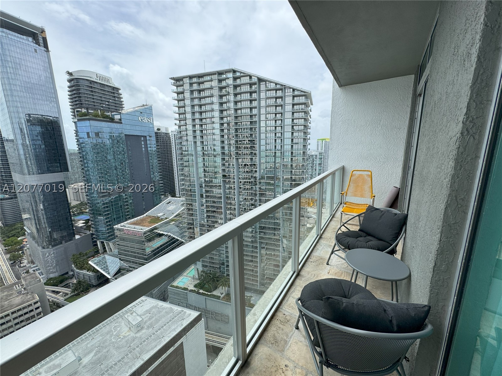 image 500 Brickell West11
