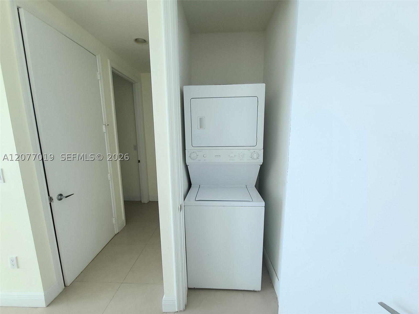 image 500 Brickell West17