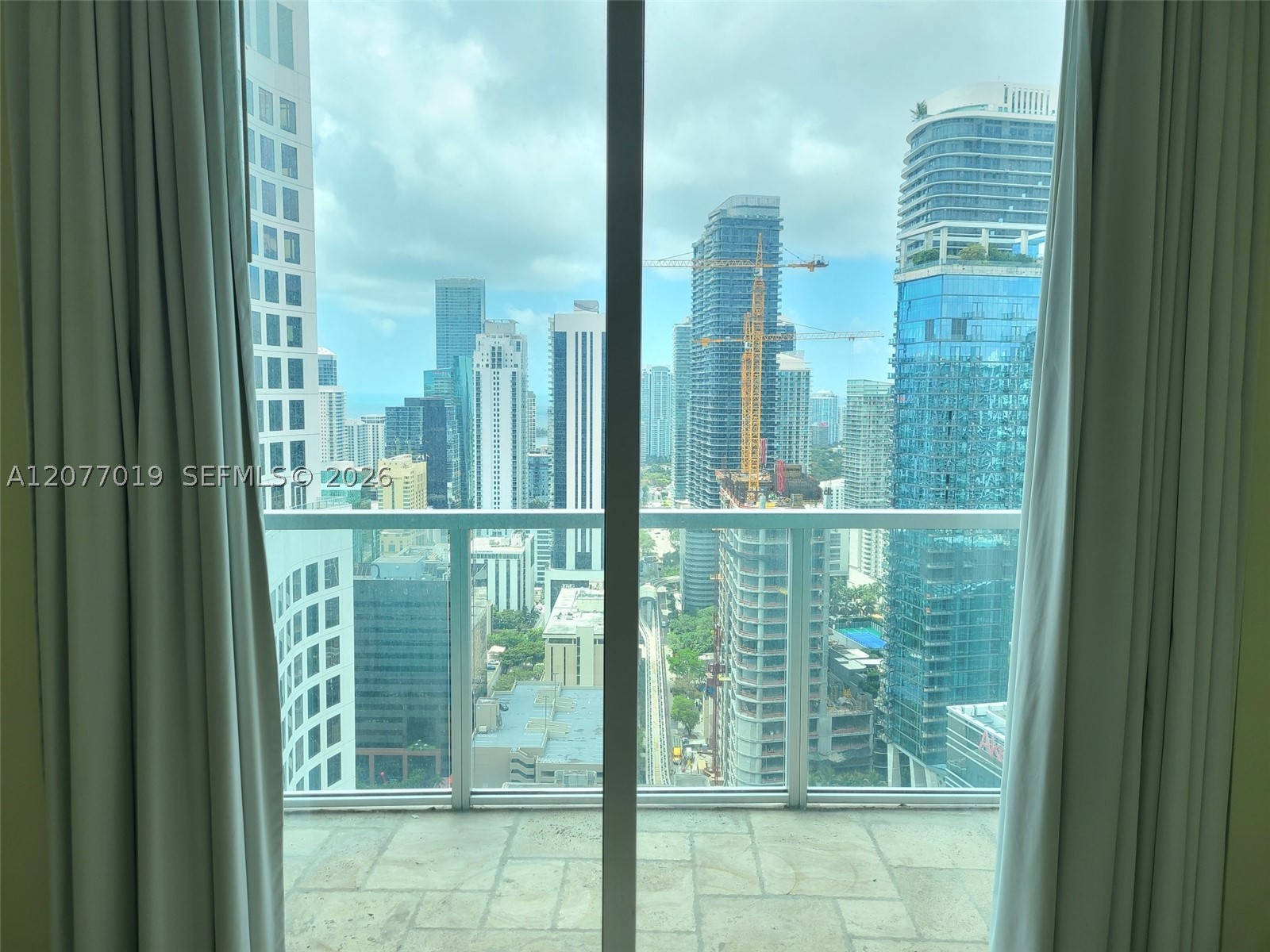 image 500 Brickell West21