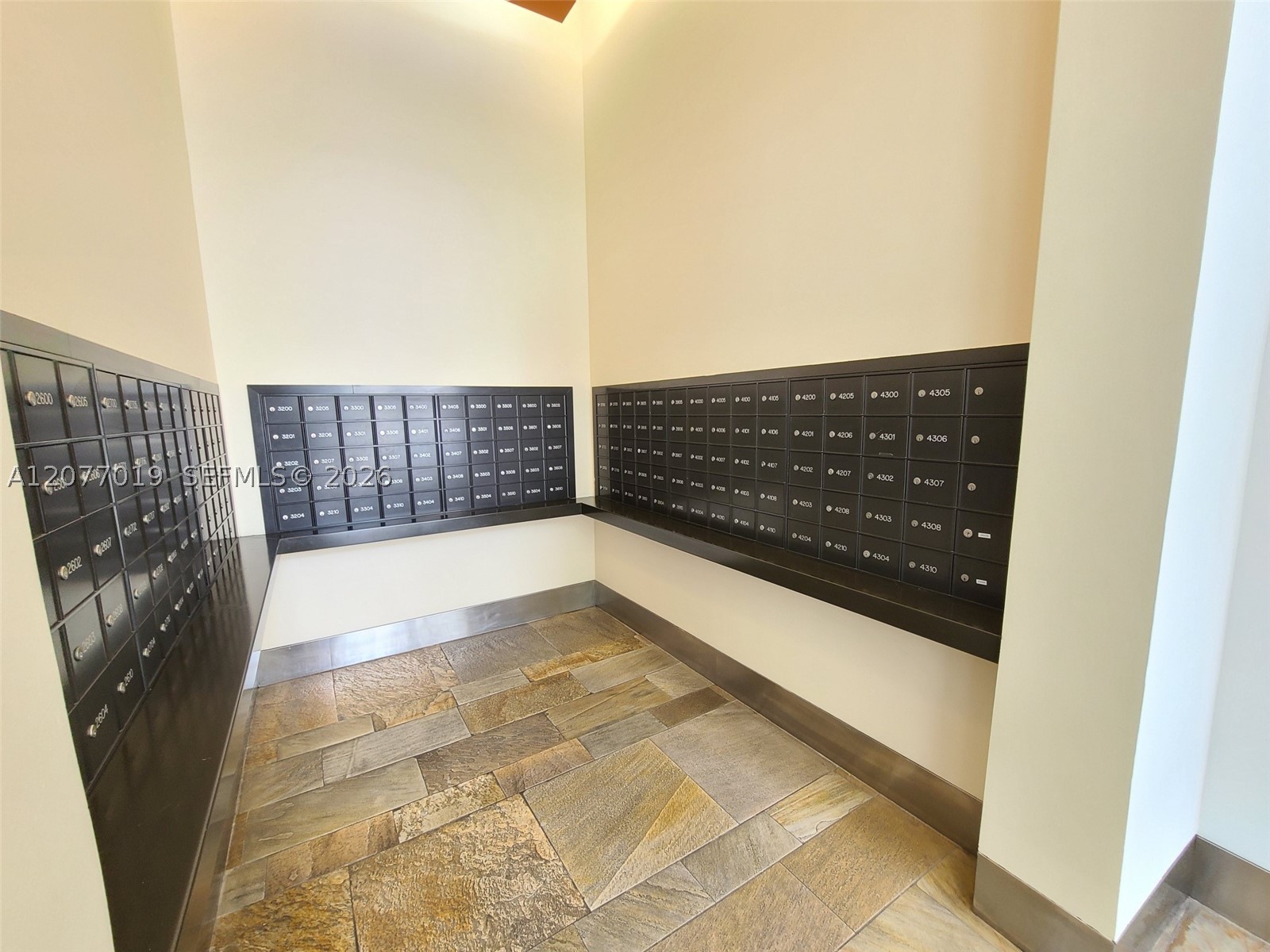 image 500 Brickell West28
