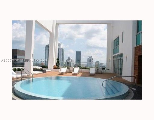image 500 Brickell West36