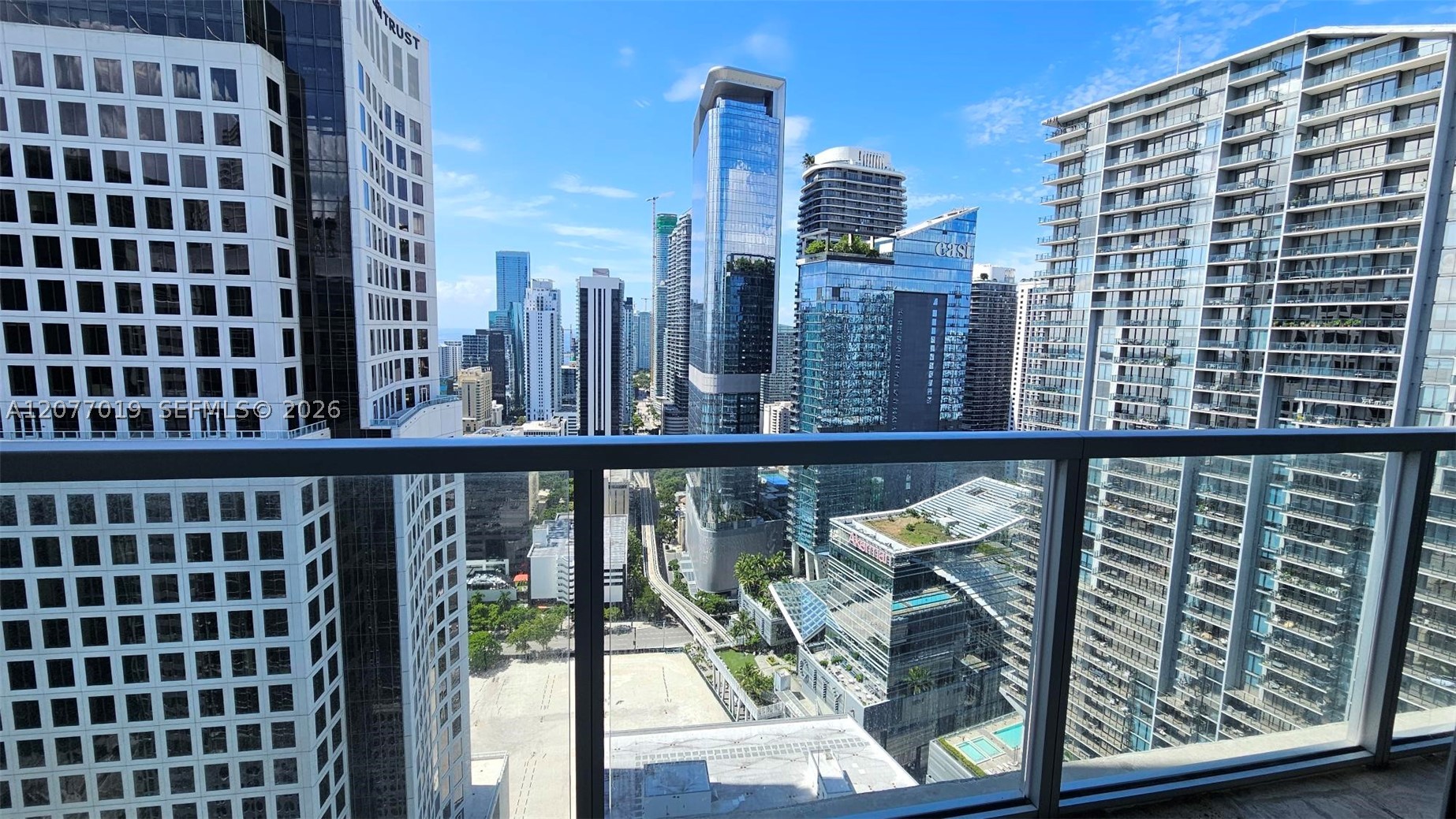 image 500 Brickell West40