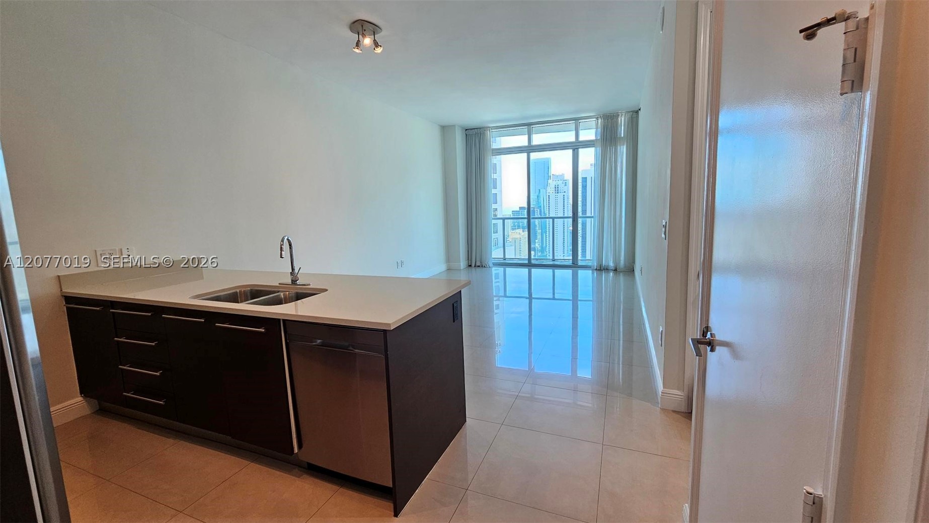 image 500 Brickell West45