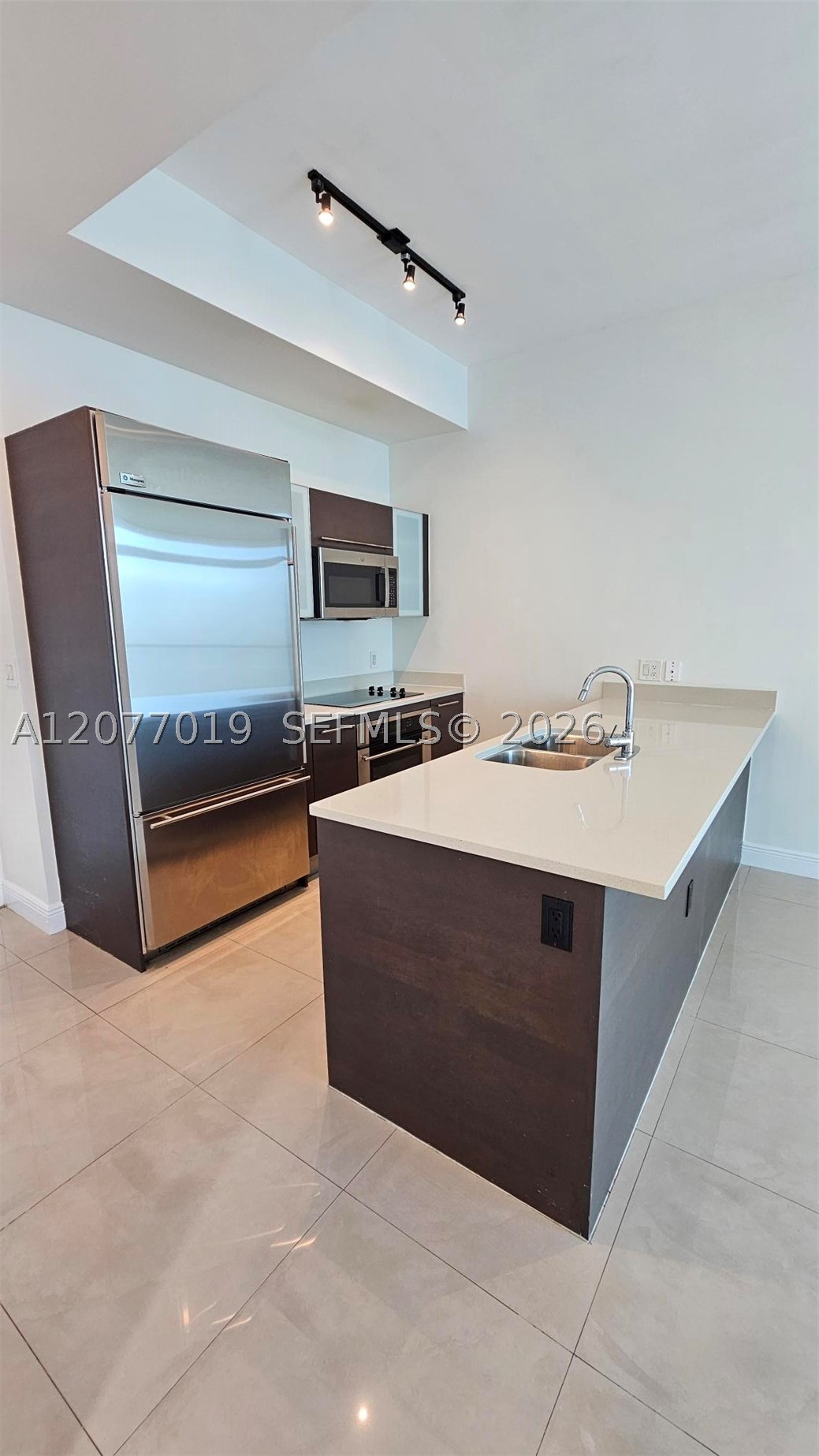 image 500 Brickell West47
