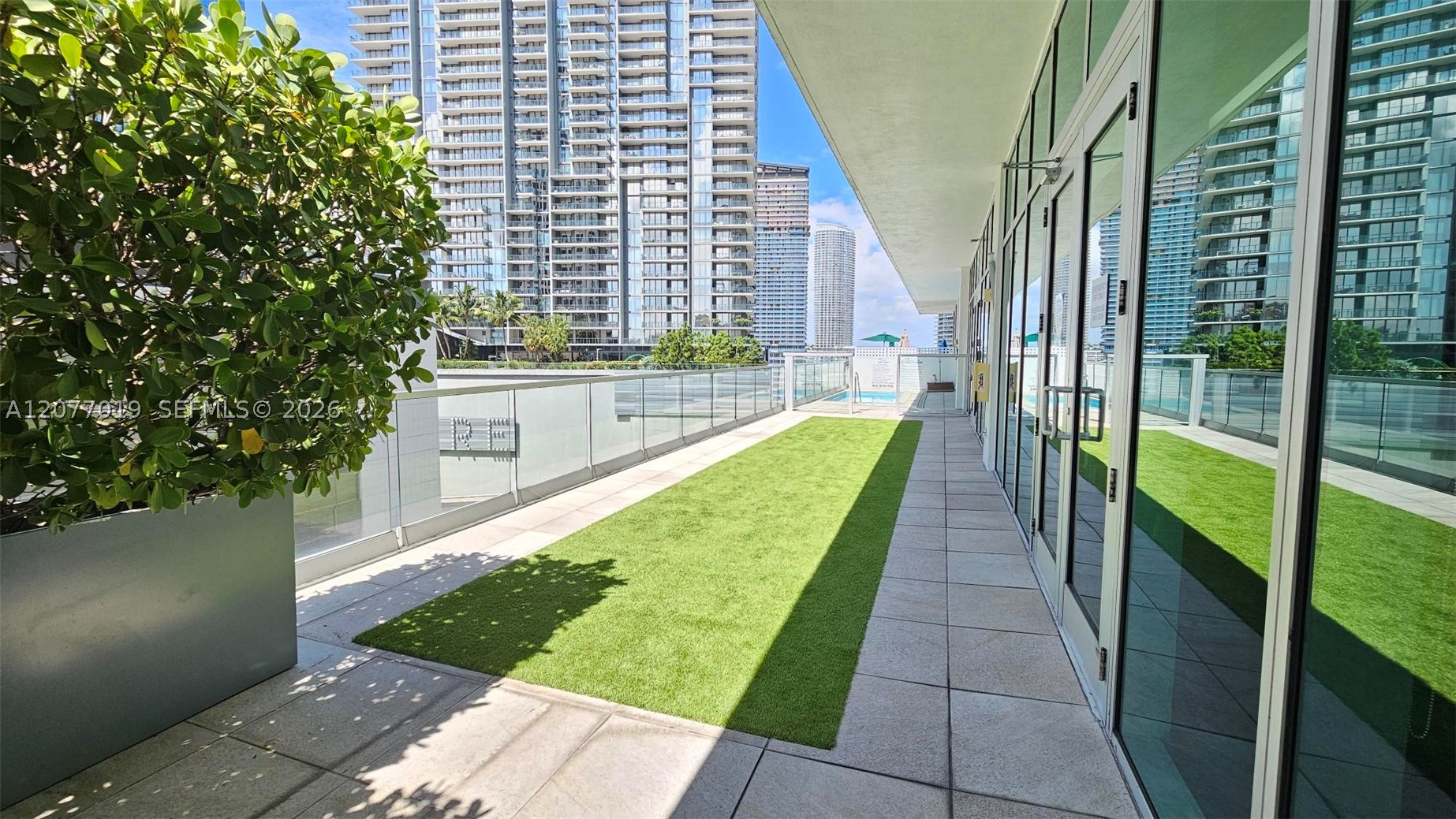 image 500 Brickell West51