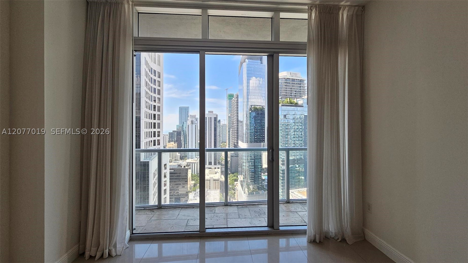 image 500 Brickell West76