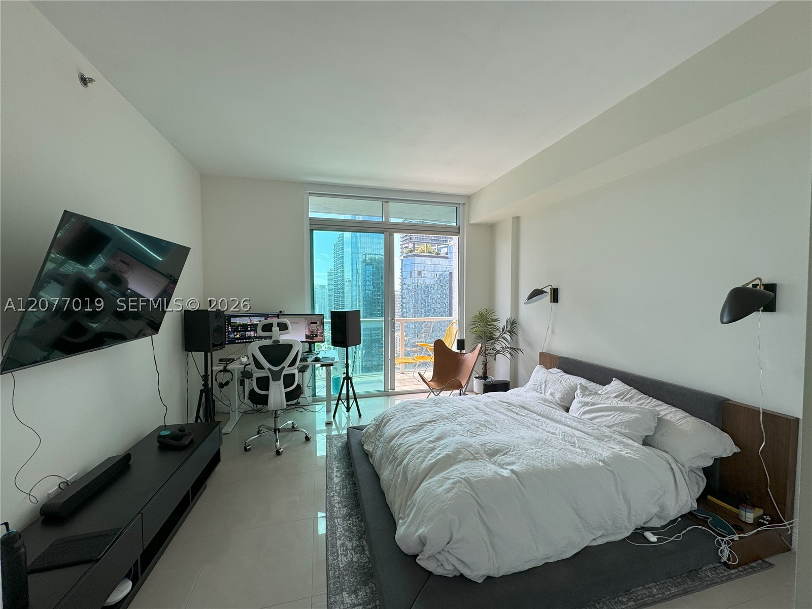 image 500 Brickell West8