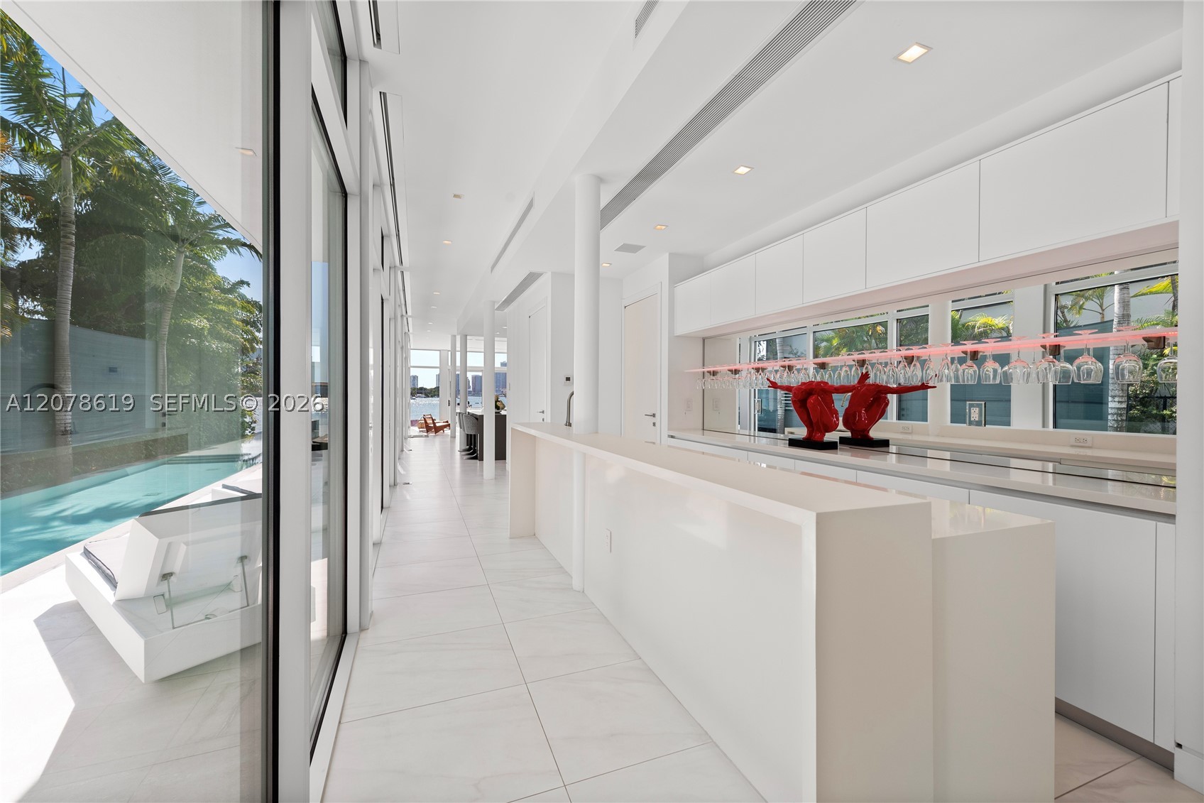 440 S Hibiscus Dr Miami Beach, FL 33139