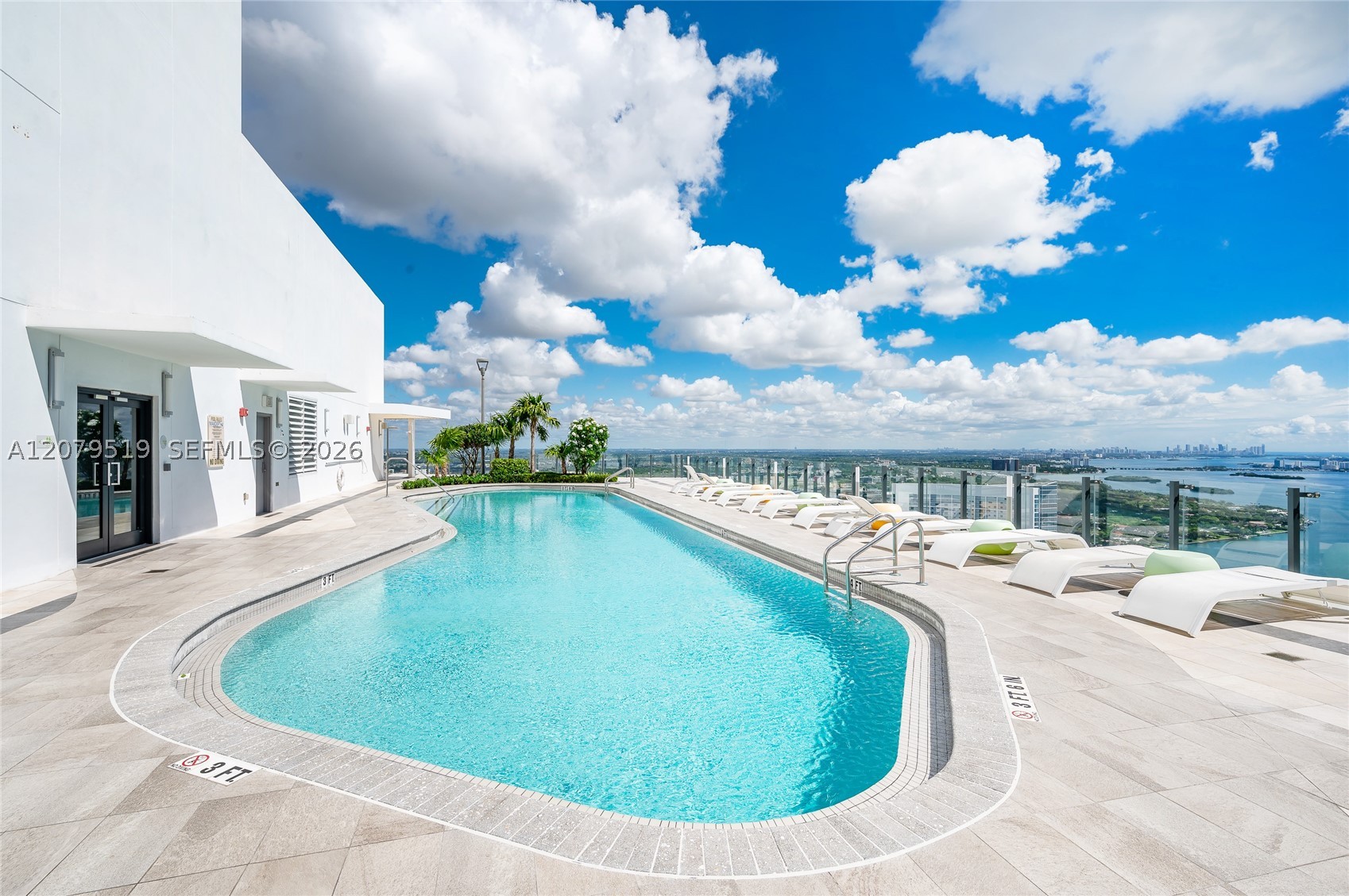 image Paraiso Bayviews24