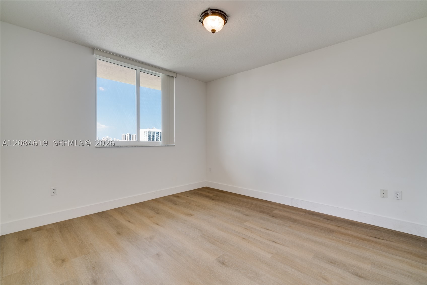 image The Venture at Aventura9
