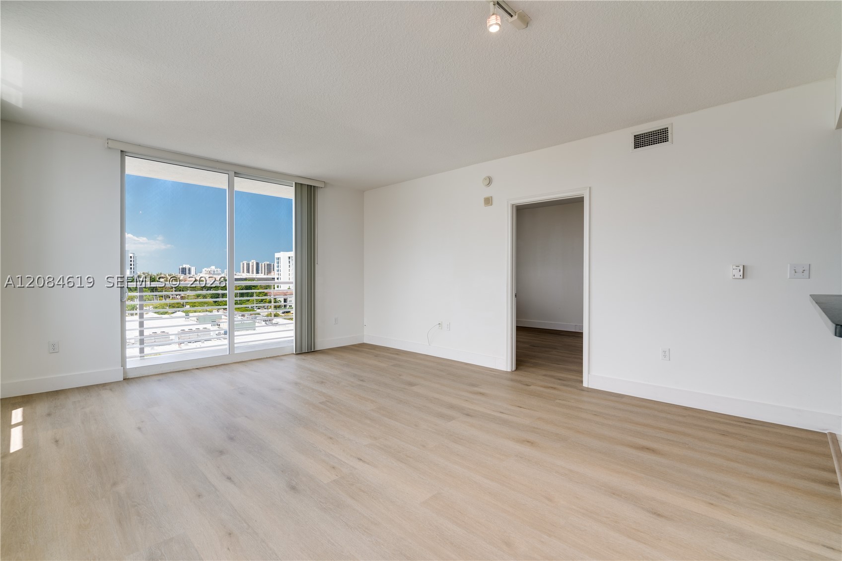 image The Venture at Aventura3