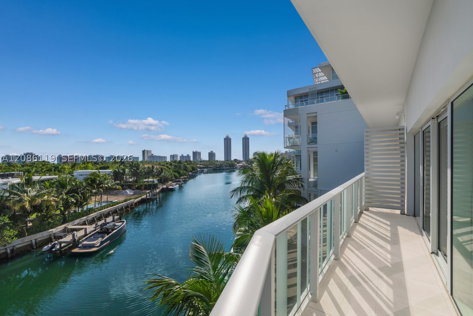 image Ritz-Carlton Residences Miami Beach1