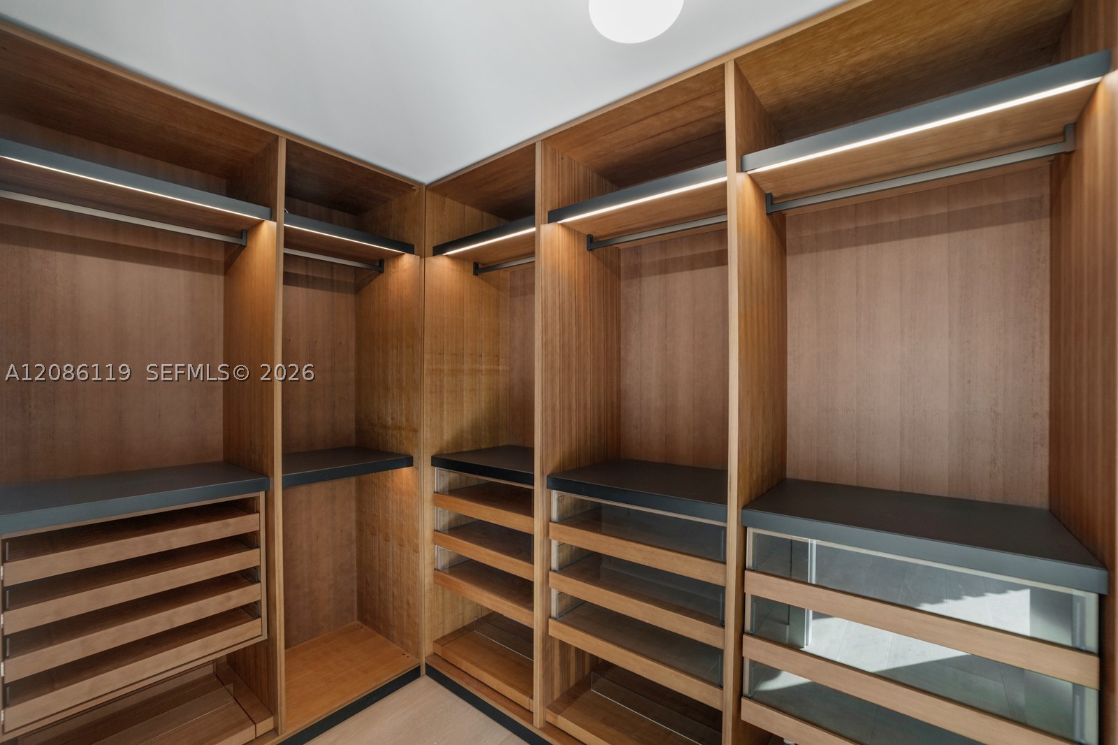 image Ritz-Carlton Residences Miami Beach21
