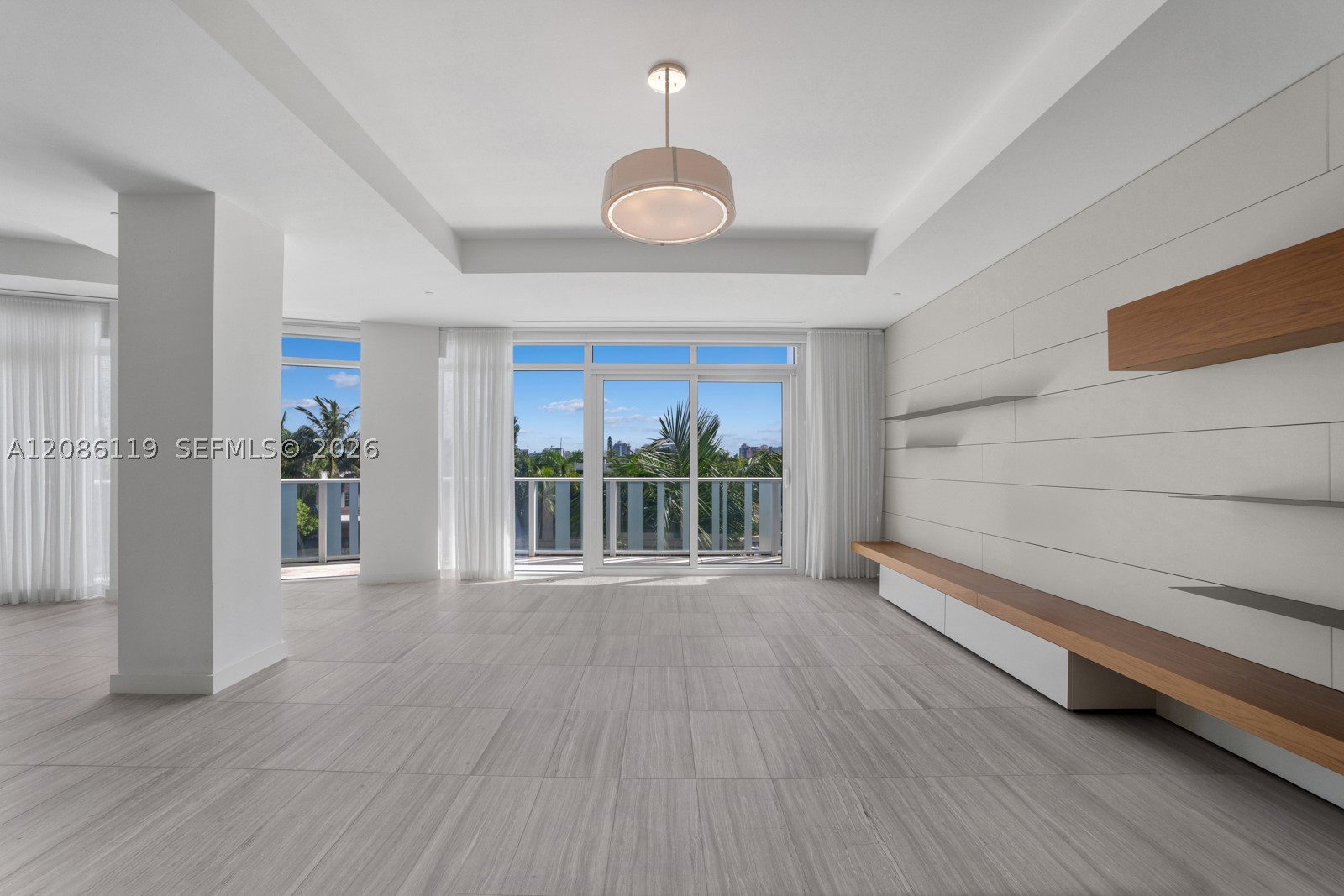 image Ritz-Carlton Residences Miami Beach3