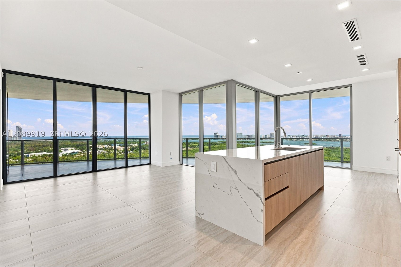 2411 Laguna Cir #2301