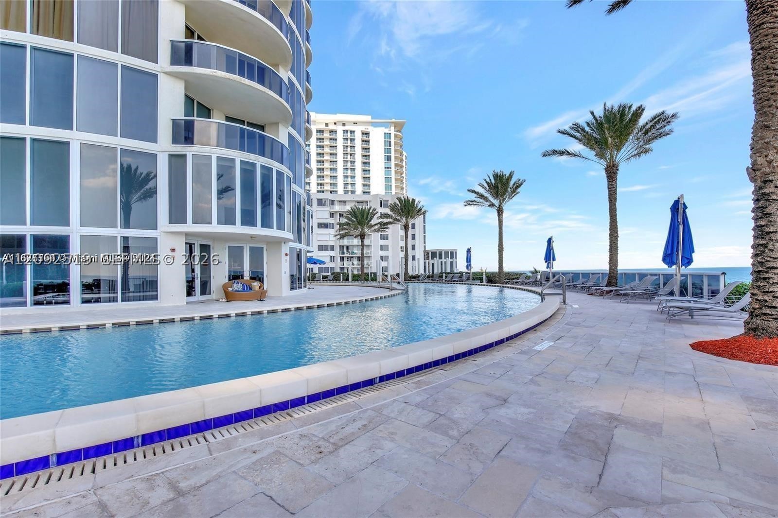 17201 Collins Ave #3101