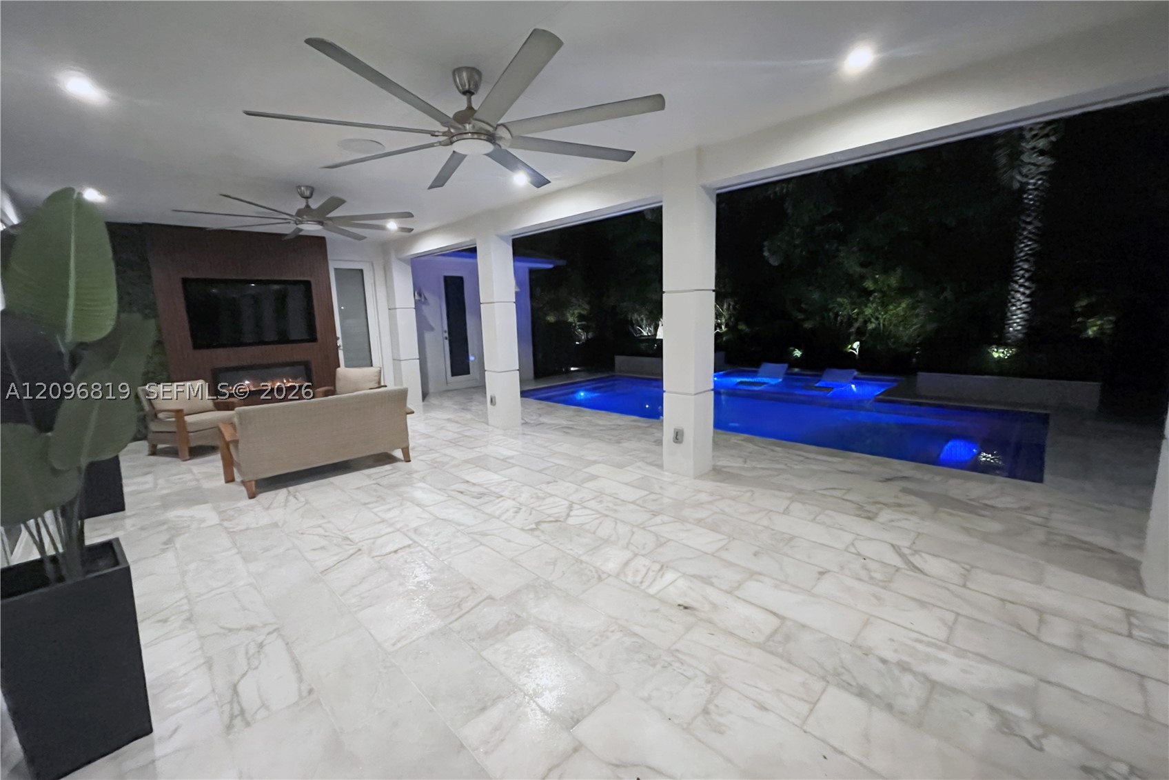7985 SW 99th St Miami, FL 33156