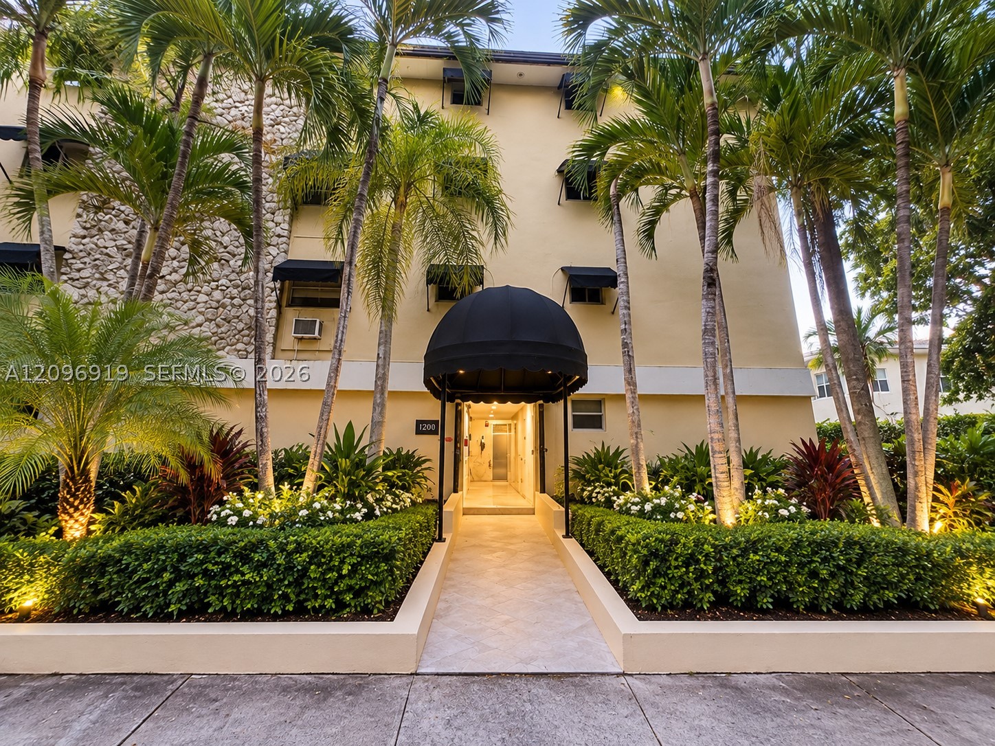 427 Santander Ave #305