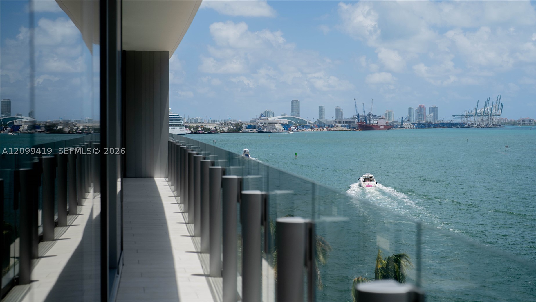 image Aston Martin Residences18