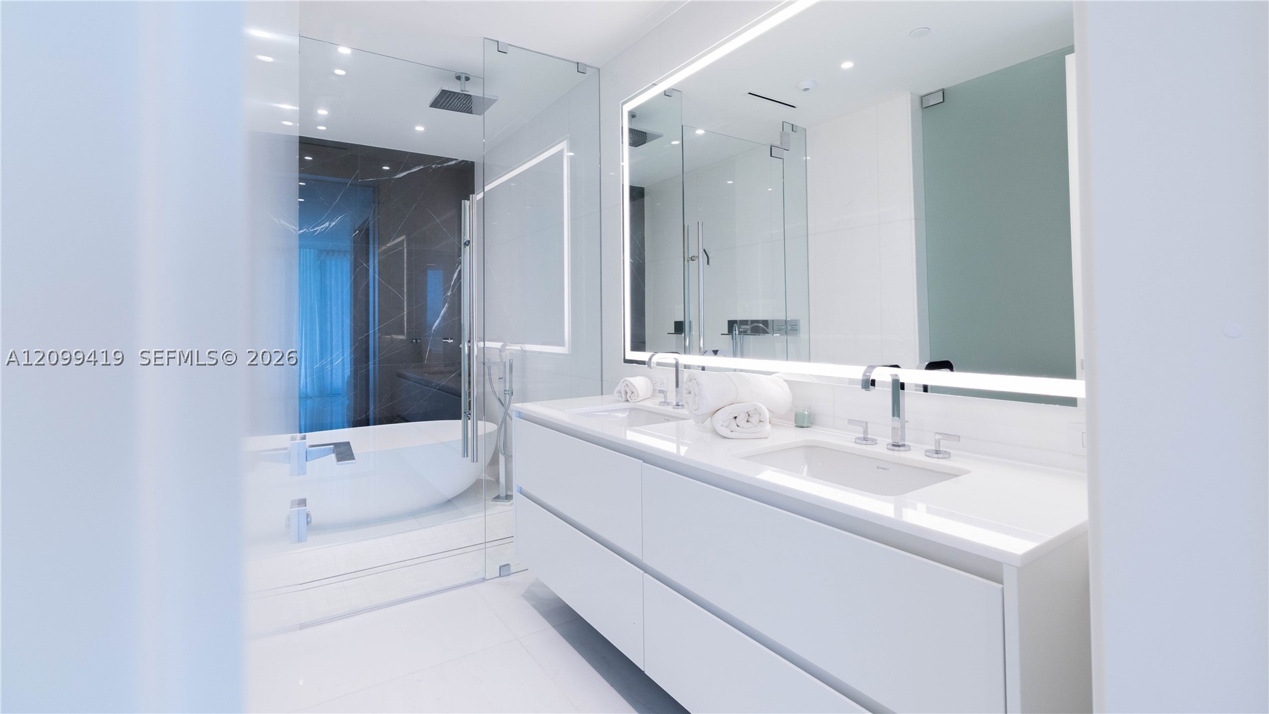 image Aston Martin Residences23
