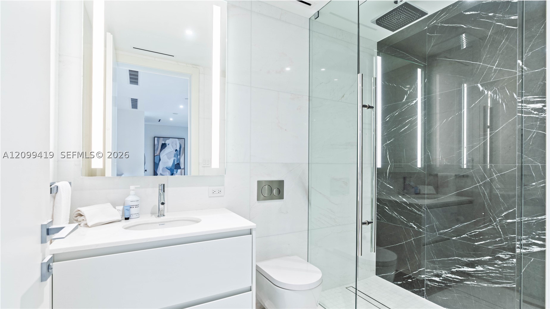 image Aston Martin Residences33