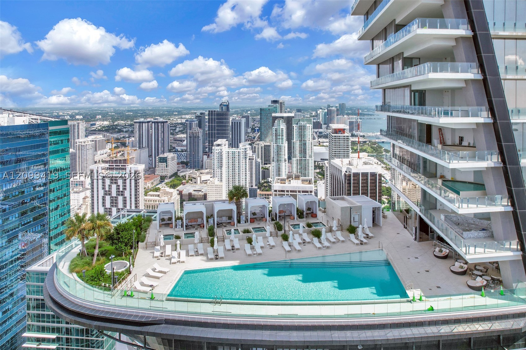 image Aston Martin Residences39